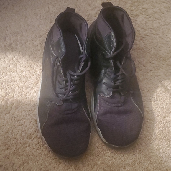 Nike Boots - Picture 2 of 6